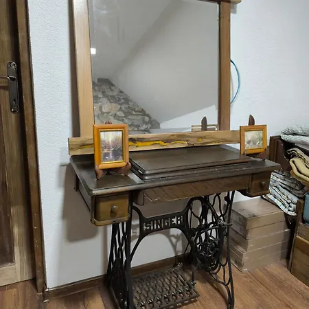 Family Na Krovu Svijeta * Gornji Lukomir